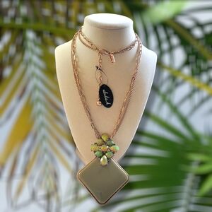 Alisha D | NWT Elegant Long Gold Tone Large Khaki Green Pendant Necklace